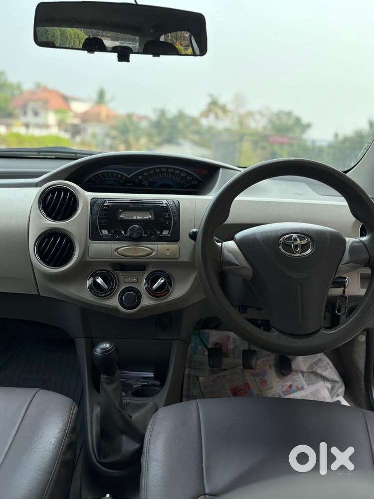 Toyota Etios V, 2013, Petrol