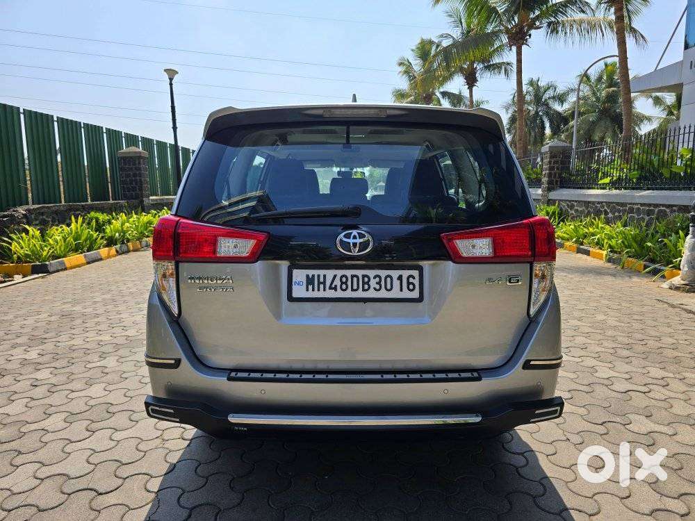 Toyota Innova Crysta 2.4 G Plus Mt 8 Str, 2024, Diesel