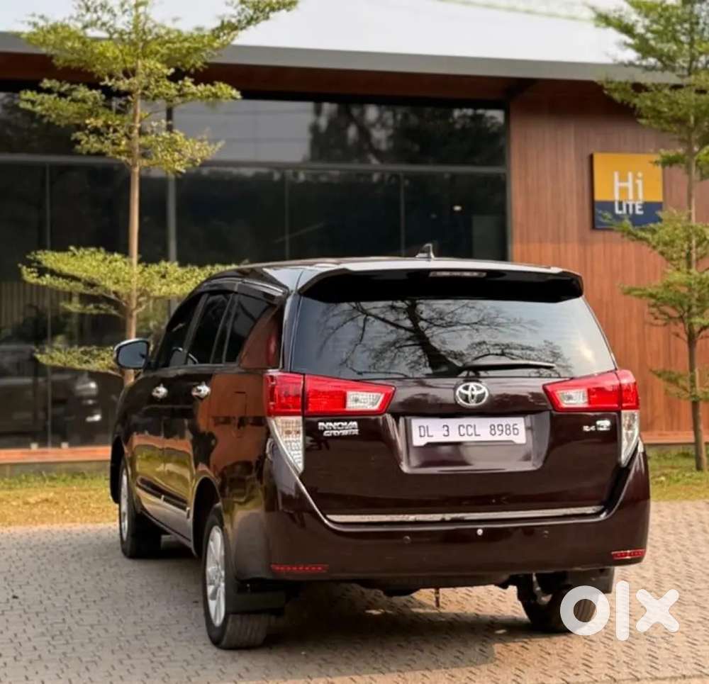 Toyota Innova Crysta 2.4 Mt 2017