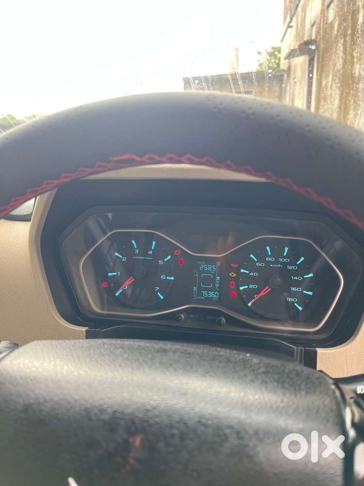 Mahindra Scorpio S11 Classic Captaion Seat 2023