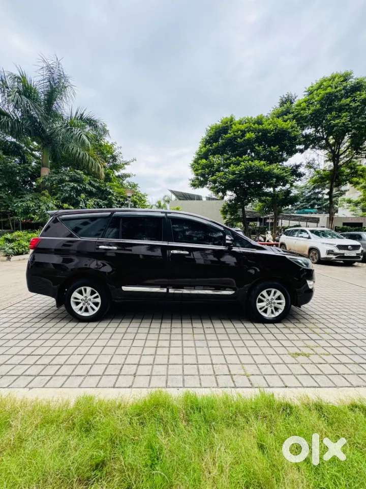 Toyota Innova Crysta 2.4 V 7 Str, 2016, Diesel