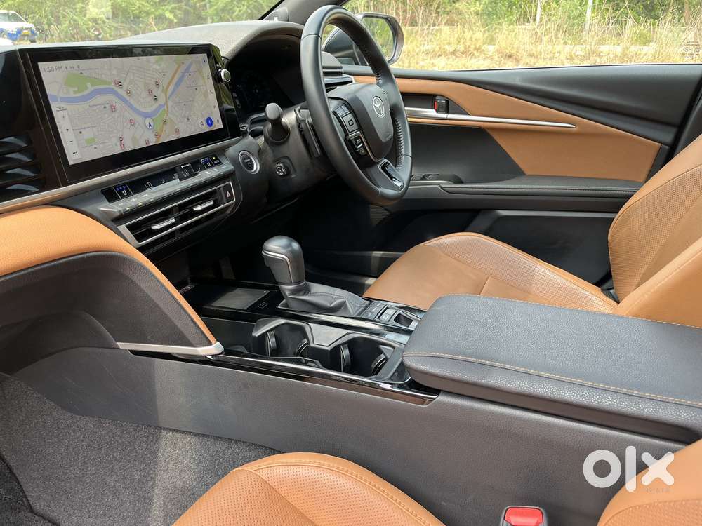 Toyota Camry Hybrid, 2025, Petrol