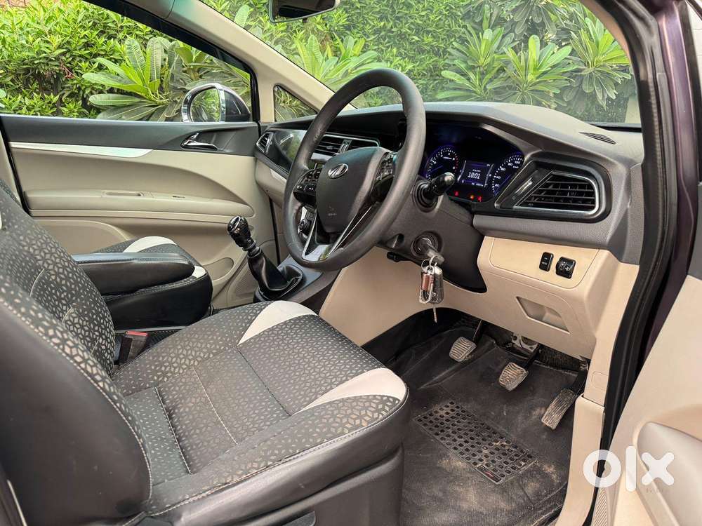 Mahindra Marazzo M8, 2018