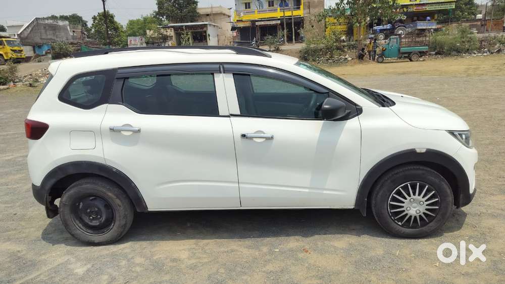 Renault Triber 1.0 Rxe, 2021, Petrol