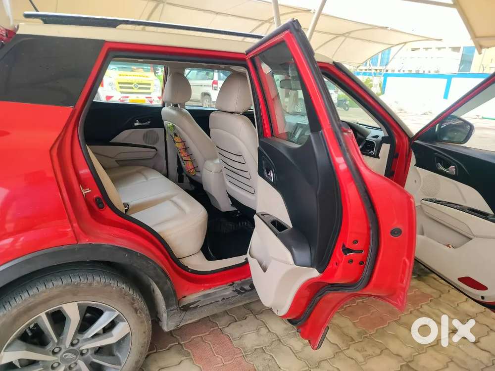 Mahindra Xuv300 2021 Variant With Sun Roof