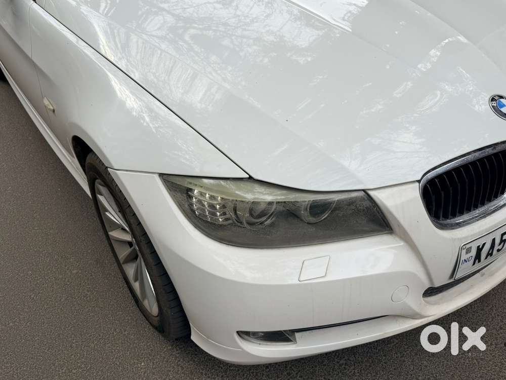 Bmw 3 Series 2011, Luxury Line
