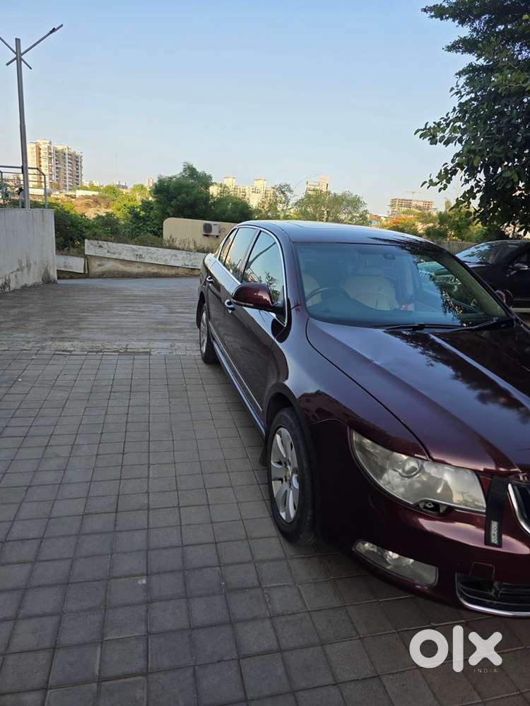 Skoda Superb Petrol 2012