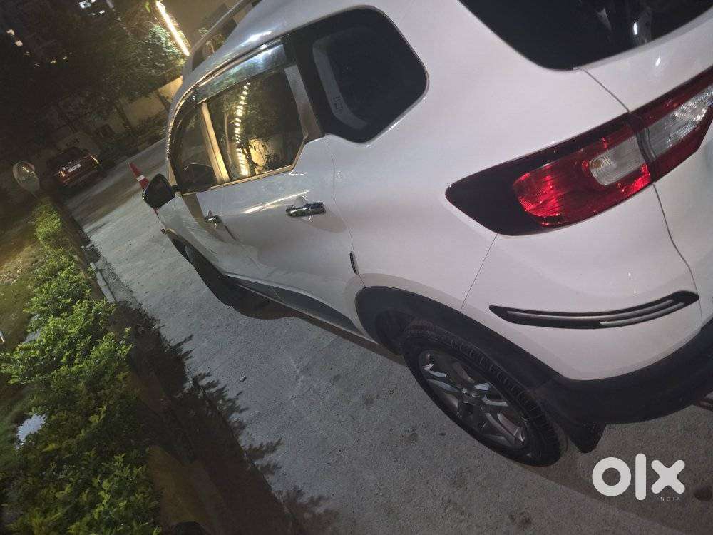 Renault Triber Rxz Easy-r Amt, 2023, Petrol