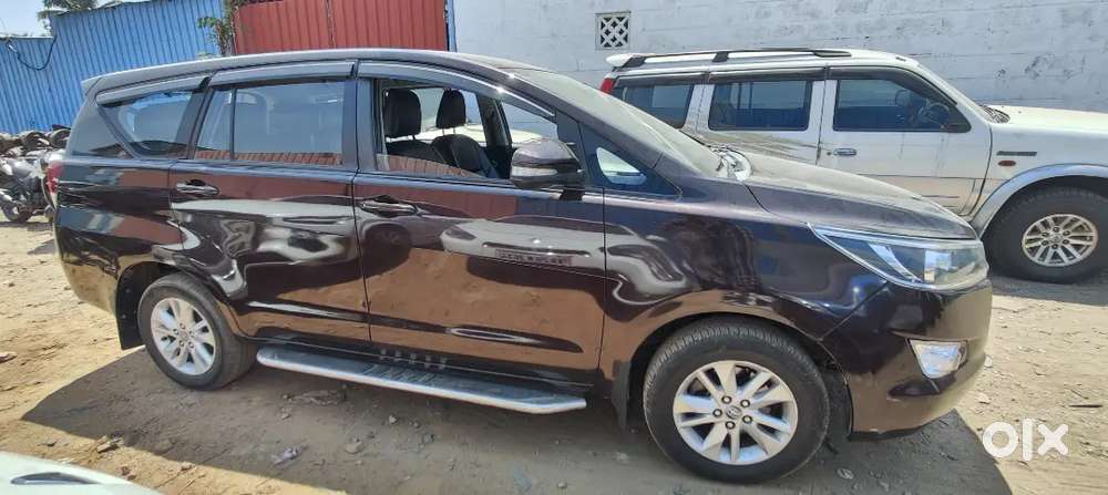 Toyota Innova Crysta G