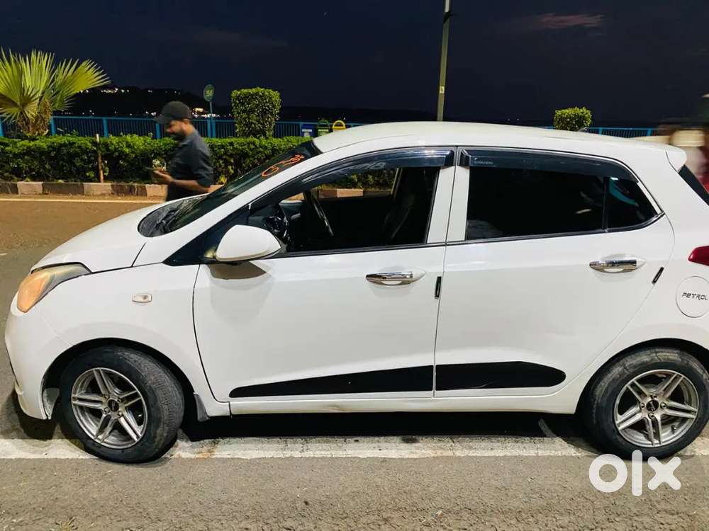 Hyundai Grand I10 2016 Petrol 60000 Km Driven