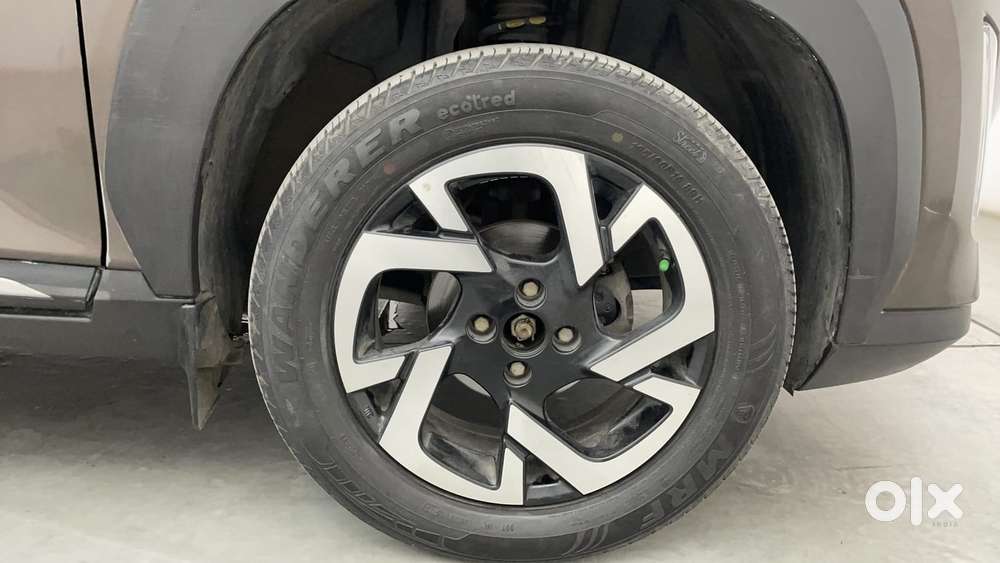 Nissan Magnite 1.0 Xv Premium, 2024, Petrol