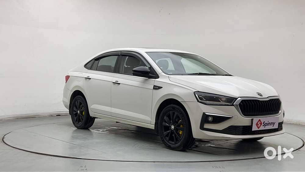 Skoda Slavia Style 1.0l Tsi At, 2022, Petrol