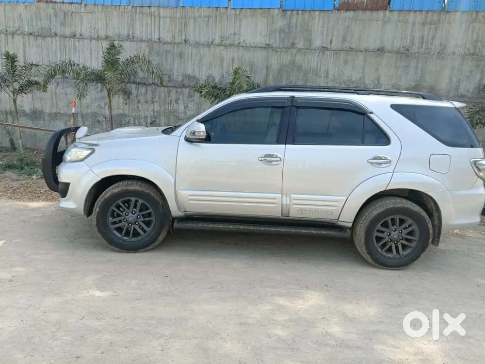 Toyota Fortuner 2013 Diesel 270000 Km Driven