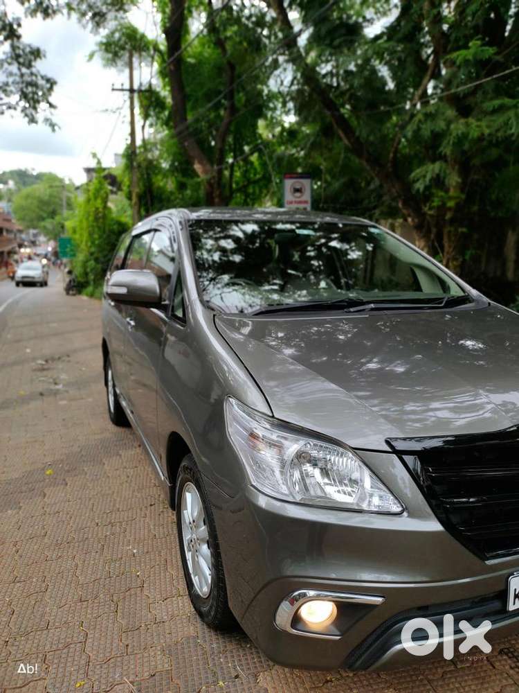 Toyota Innova 2014