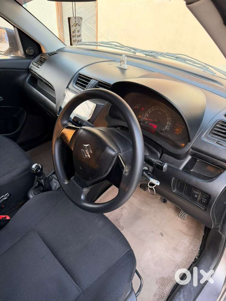 Maruti Swift 1.2 Lxi 2012