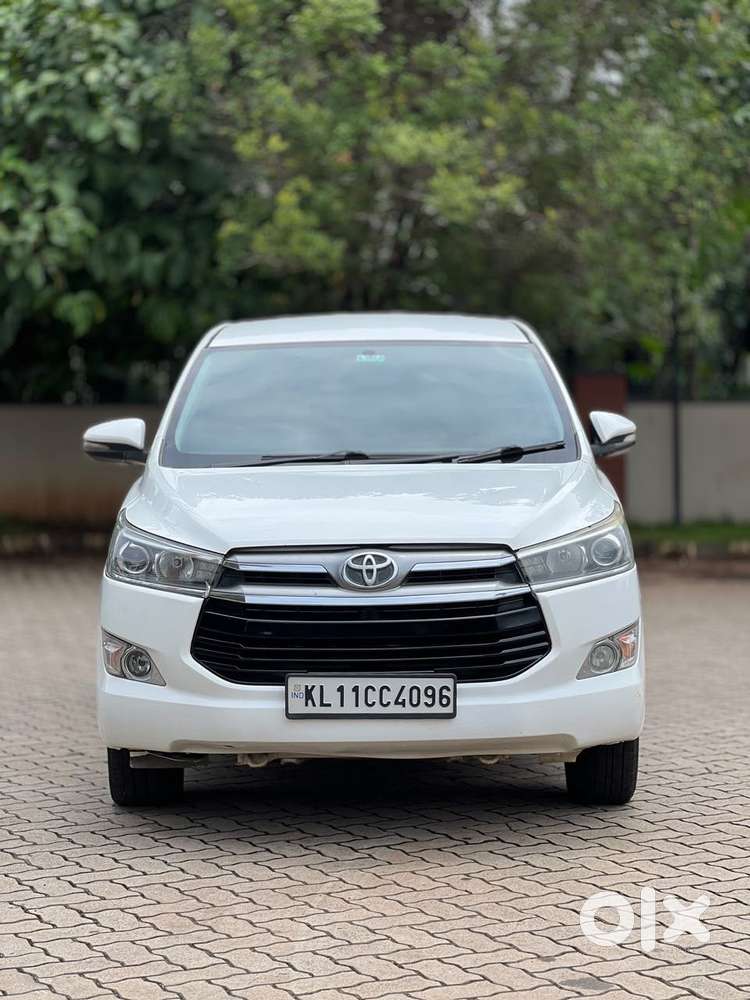 Toyota Innova Crysta 2.4 V, 2016, Diesel