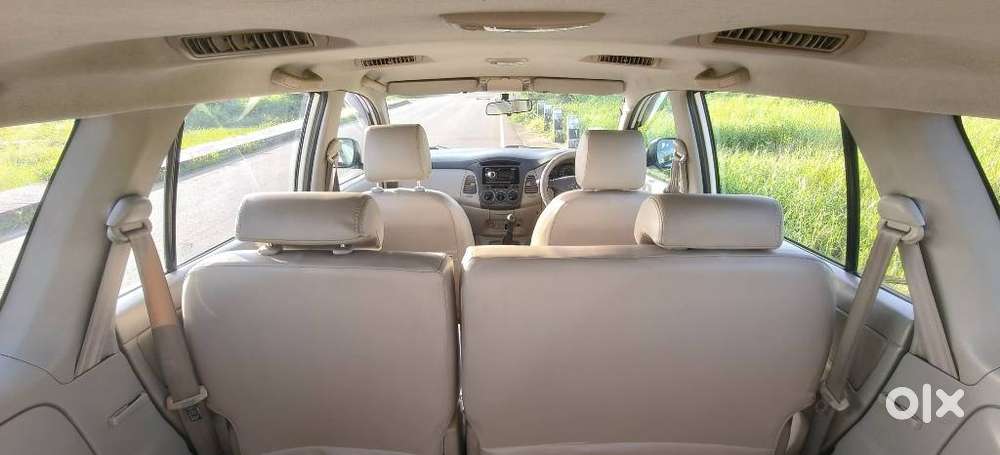 Toyota Innova 2.5 G (diesel) 8 Seater, 2010, Diesel