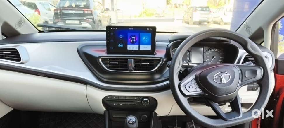 Tata Altroz 1.2 Xm, 2023, Petrol