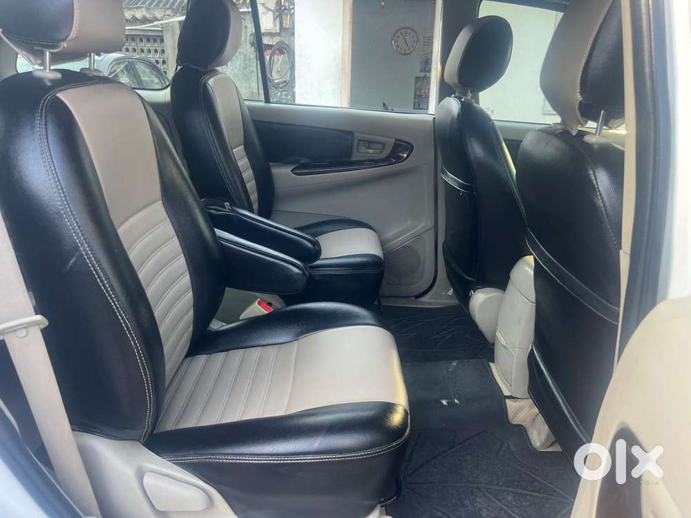 Toyota Innova 2.5 G (diesel) 8 Seater, 2015, Diesel