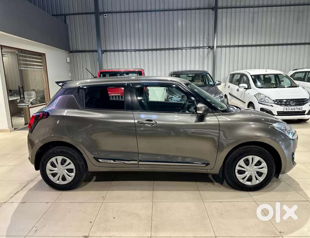 Maruti Suzuki Swift Vxi, 2023, Petrol