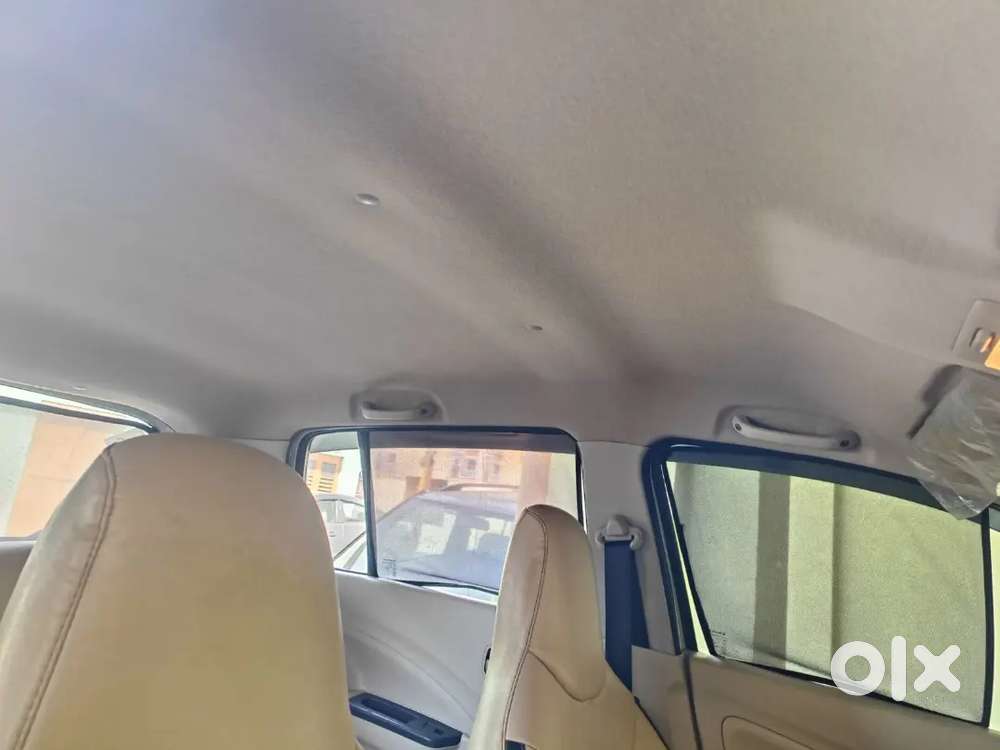 Very Good Condition. 4 Tayer New