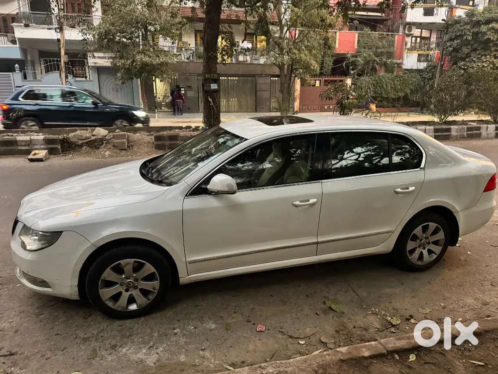 Skoda Superb 2012 Petrol Well Maintained
