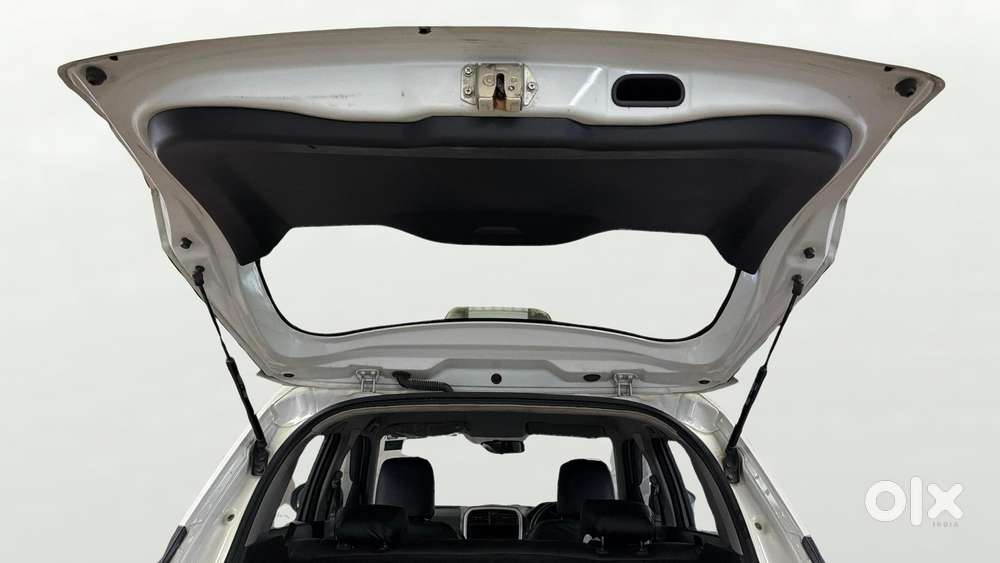 Maruti Suzuki Vitara Brezza 1.5 Vxi At, 2021, Petrol