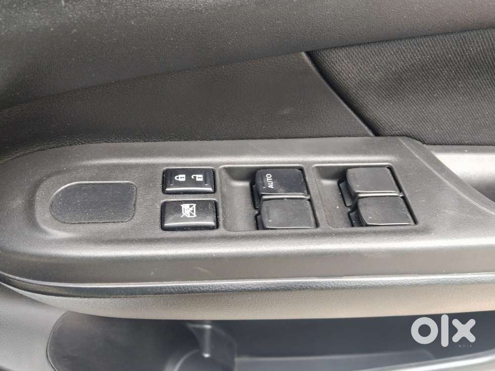 Maruti Suzuki Swift 1.2 Lxi (o), 2024, Petrol