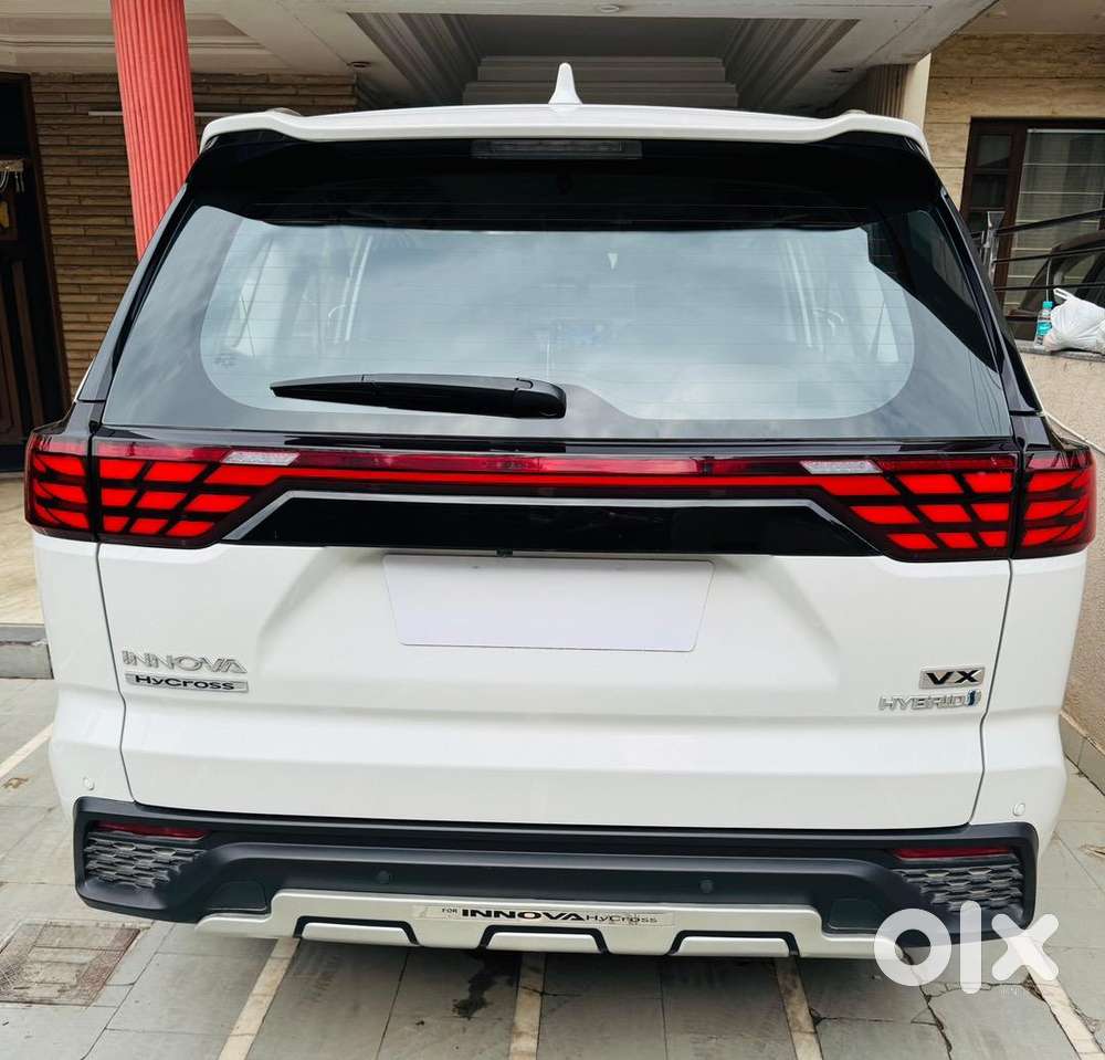 Toyota Hycross,white, 18500 Km, Fully Maintained, Excellent Condition