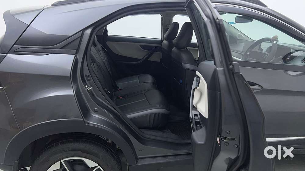 Tata Nexon Pure (s) 1.2 Petrol 6amt, 2025, Petrol