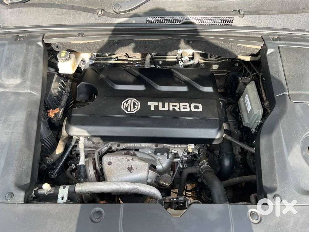 Mg Hector Plus Savvy Pro 1.5 Turbo Petrol Cvt 7 Str Dual Tone, 2023,..