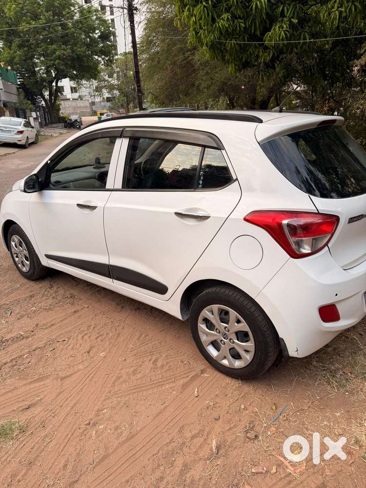 Hyundai Grand I10 2016-2017 Sportz, 2013, Petrol