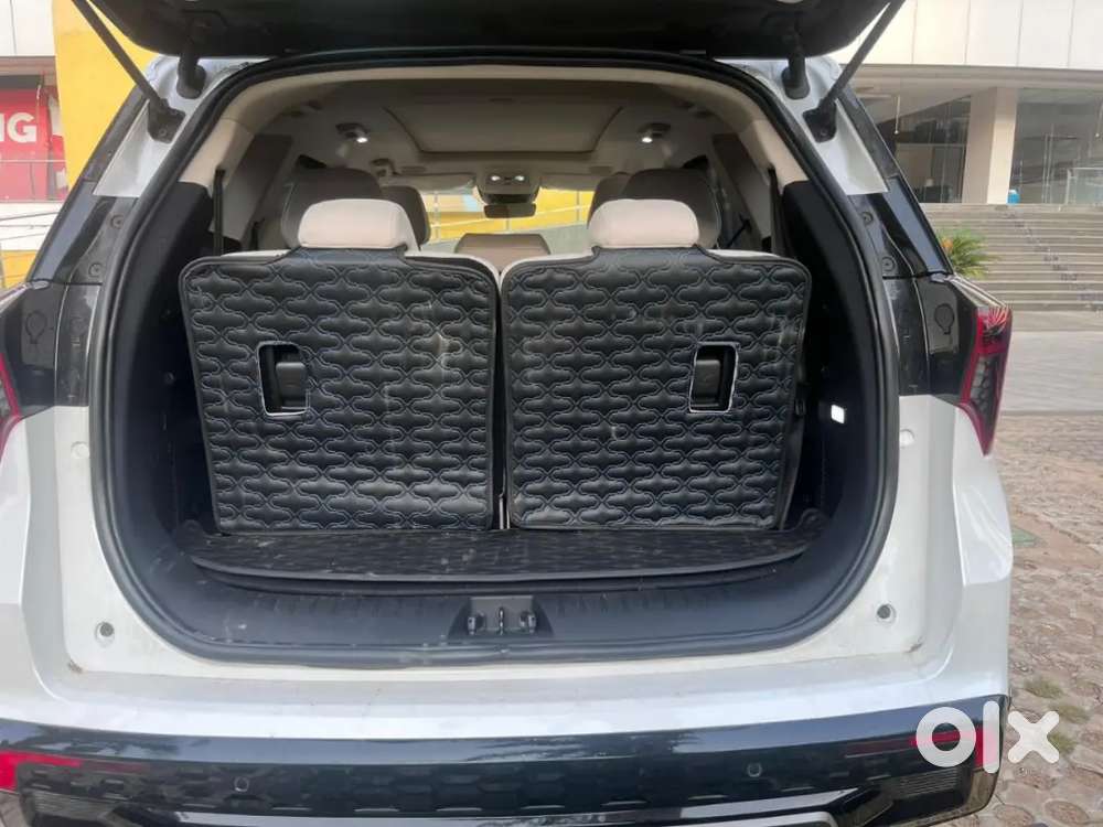 Mahindra Xuv 7xo 2026 Petrol Well Maintained