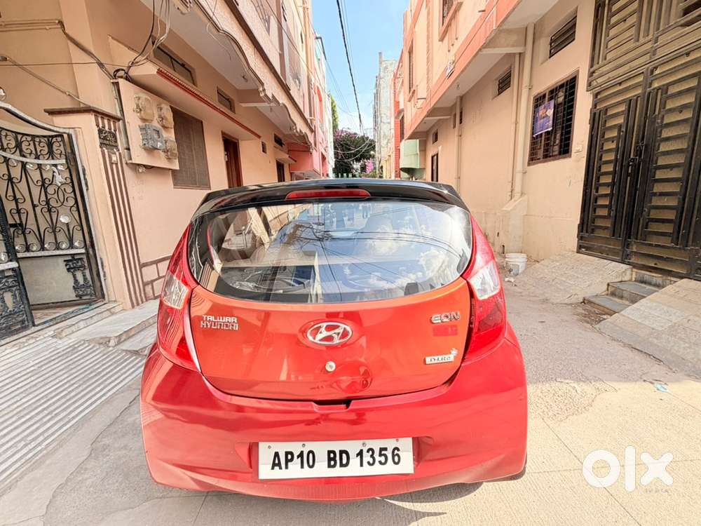 Hyundai Eon Dlite+ Red