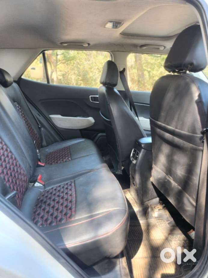 Hyundai Venue Sx Mt, 2023, Petrol