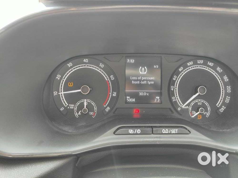 Skoda Kylaq Signature, 2026, Petrol