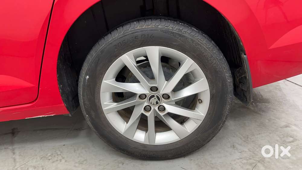 Skoda Slavia Ambition 1.0l Tsi Mt, 2023, Petrol