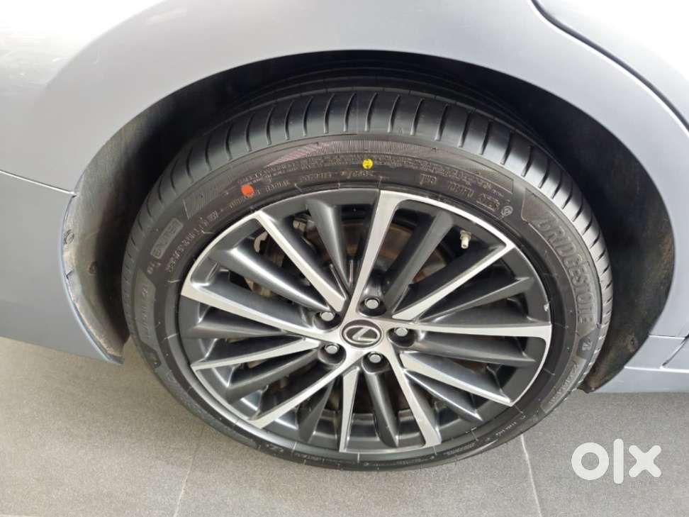 Lexus Es 300h Luxury, 2024, Petrol