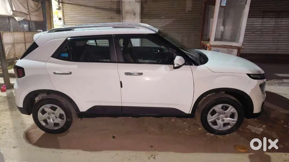 Hyundai Venue 2022 Petrol 36000 Km Driven