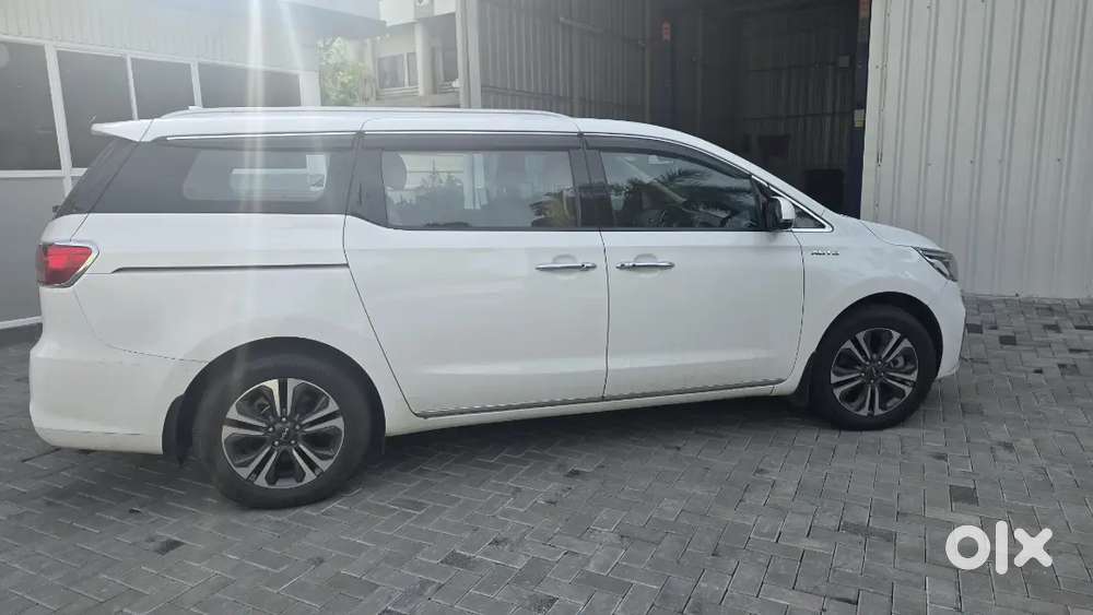 Kia Grand Carnival 2023