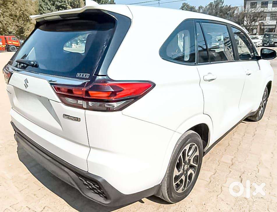 Maruti Suzuki Invicto Zeta Plus 8str, 2022, Petrol