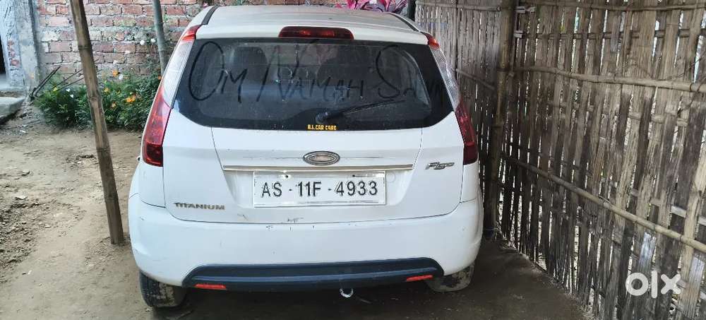 Ford Figo Petrol 2012 Year