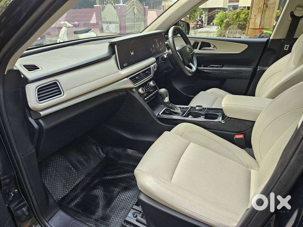Mahindra Xuv700 2.2 Ax 7 Diesel At Luxury Pack Str, 2024, Diesel