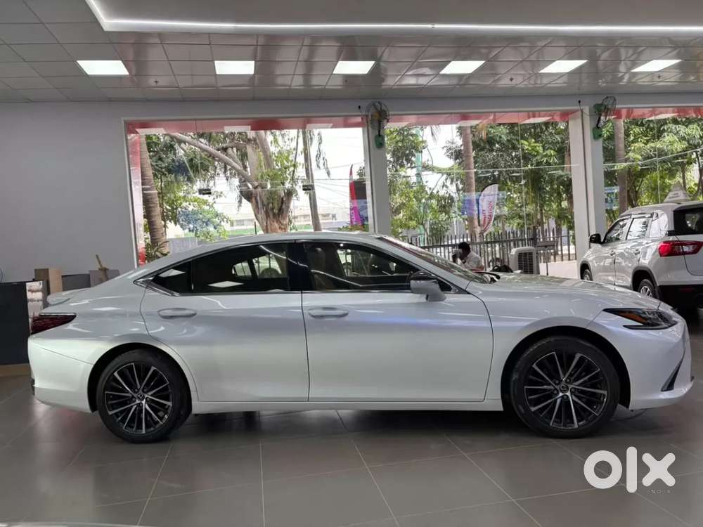 Lexus Es, 2023, Petrol