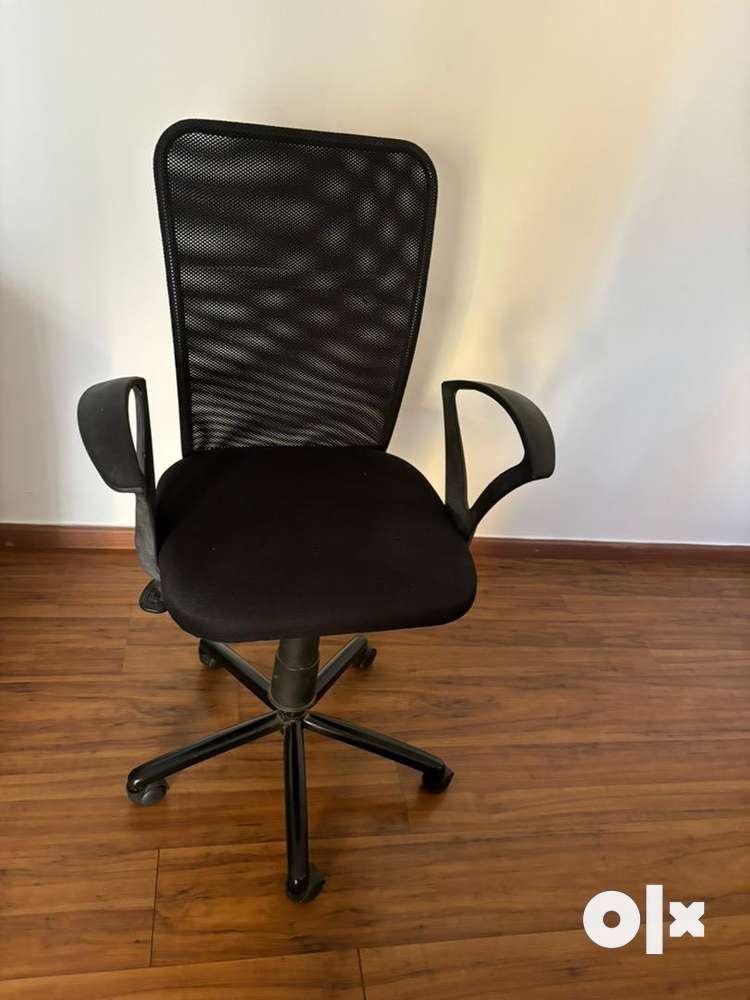 Used office chair discount olx