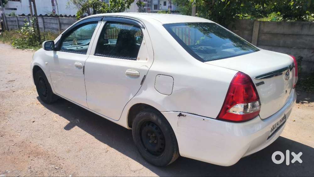 Toyota Etios G 2011, Patro/cng , 3 Rd Owner