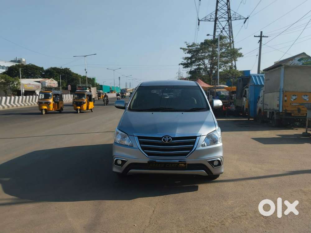 Toyota Innova 2.5 Vx 8 Seater Bs Iv, 2015, Diesel