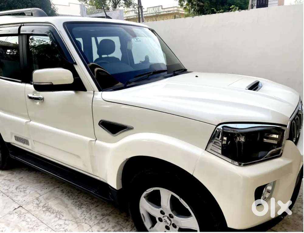 Mahindra Scorpio Classic 2022 Diesel 42000 Km Driven