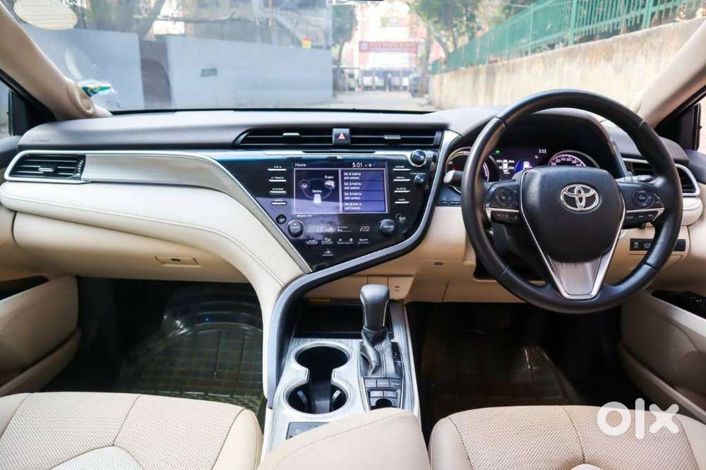 Toyota Camry Hybrid, 2019, Petrol