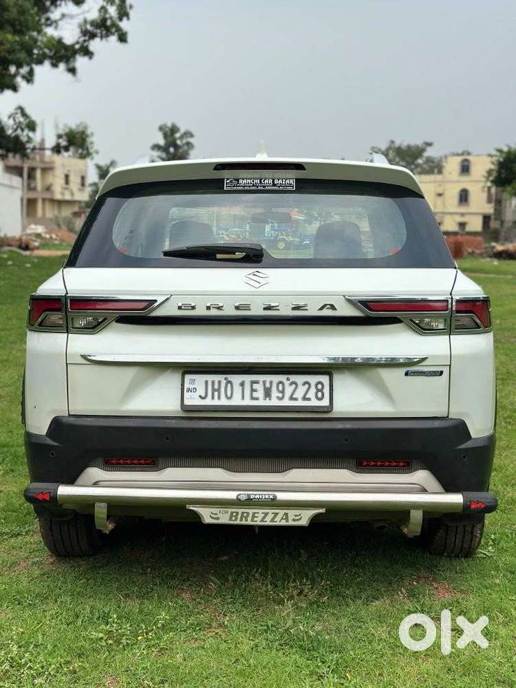 Maruti Suzuki Brezza 1.5 Zxi At Smart Hybrid Dual Tone, 2022, Petrol